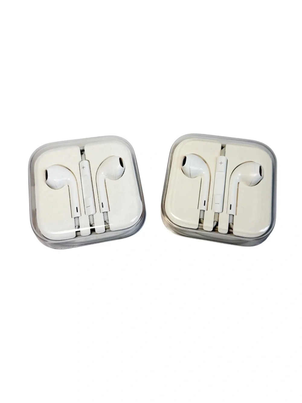 Apple Earpods Bundle | Lightning Connector + 3.5mm Headphone Plug| Gently Used